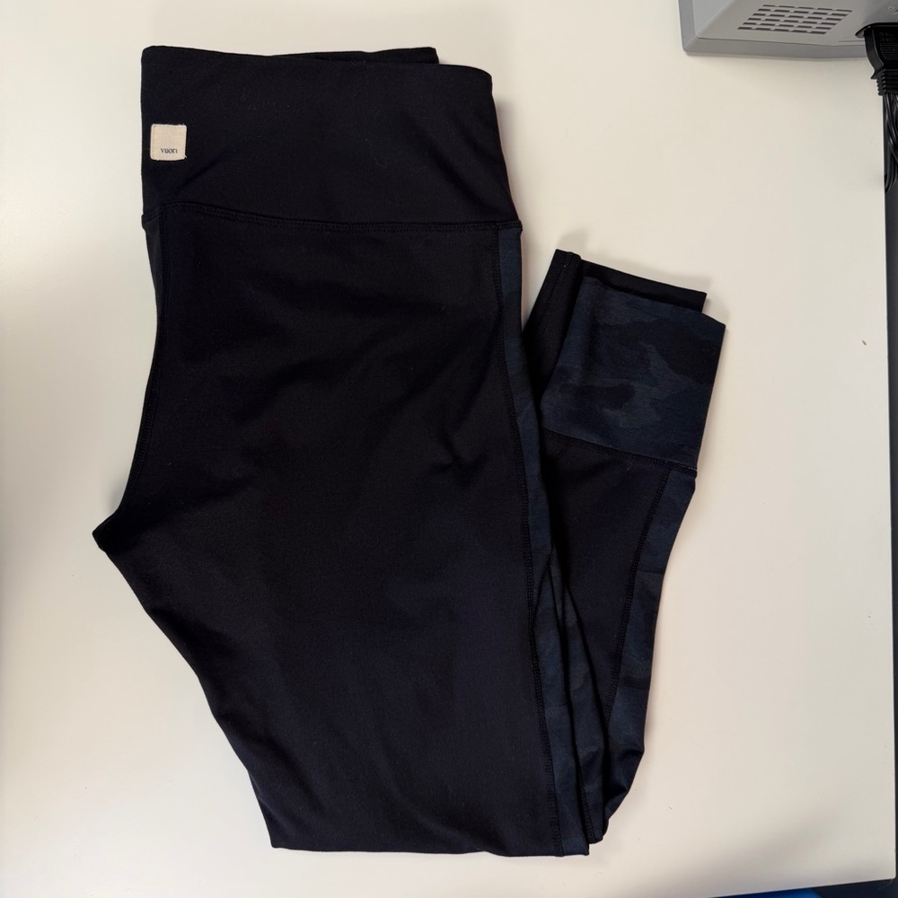 Vuori Black Leggings with Dark Camo Trim